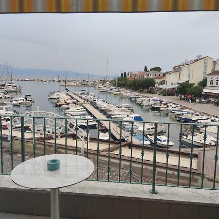 Apartments Obala Малинска Экстерьер фото
