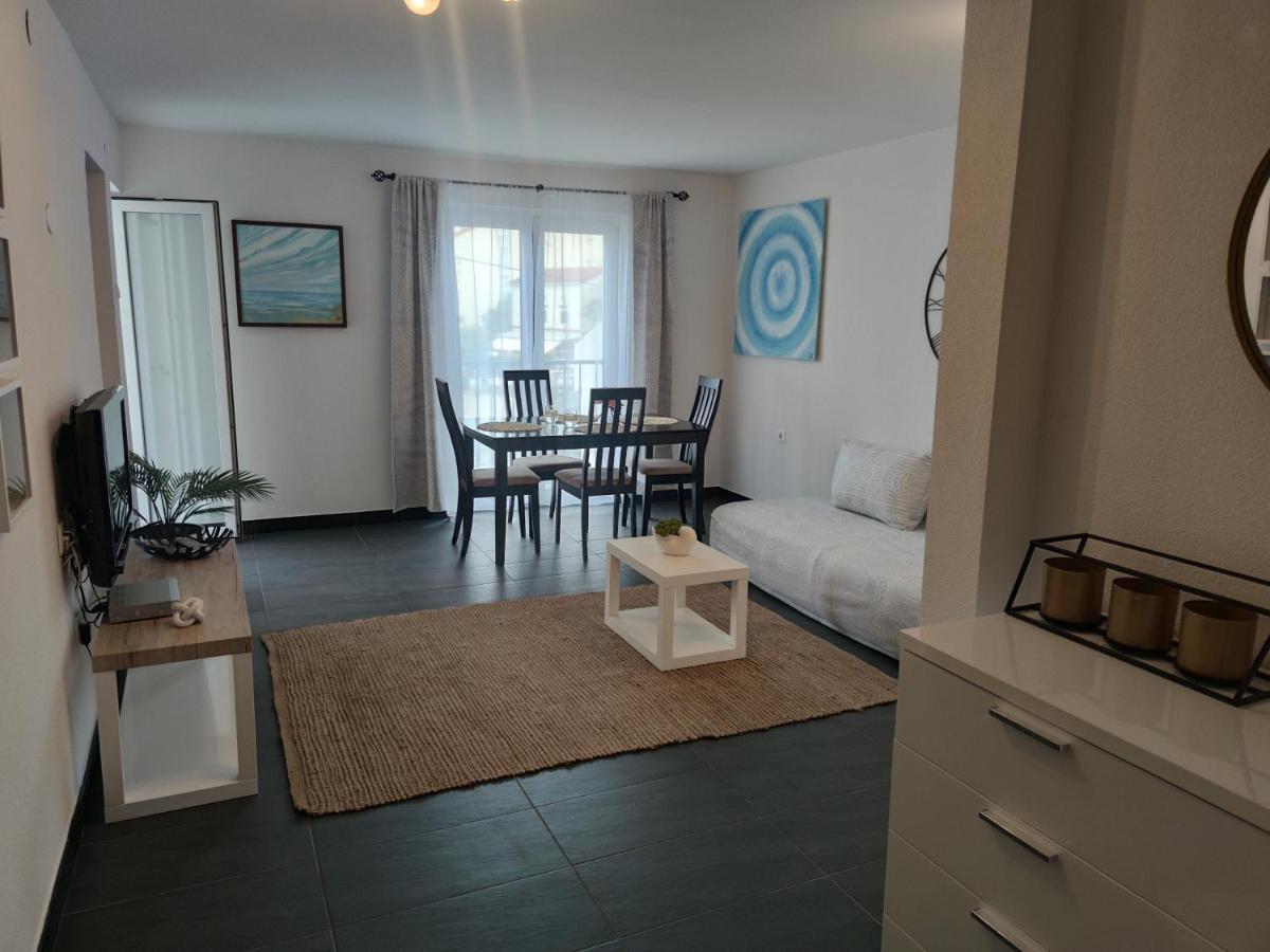 Apartments Obala Малинска Экстерьер фото