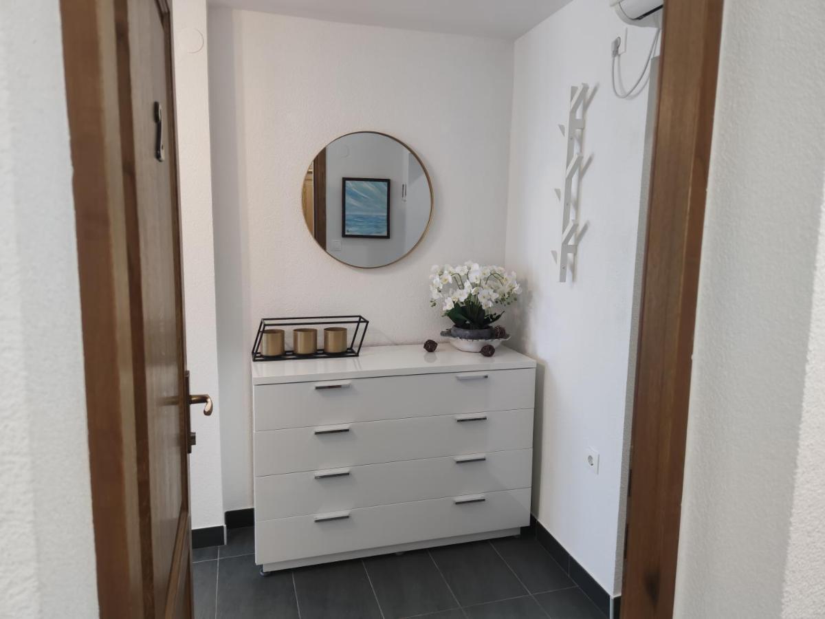Apartments Obala Малинска Экстерьер фото
