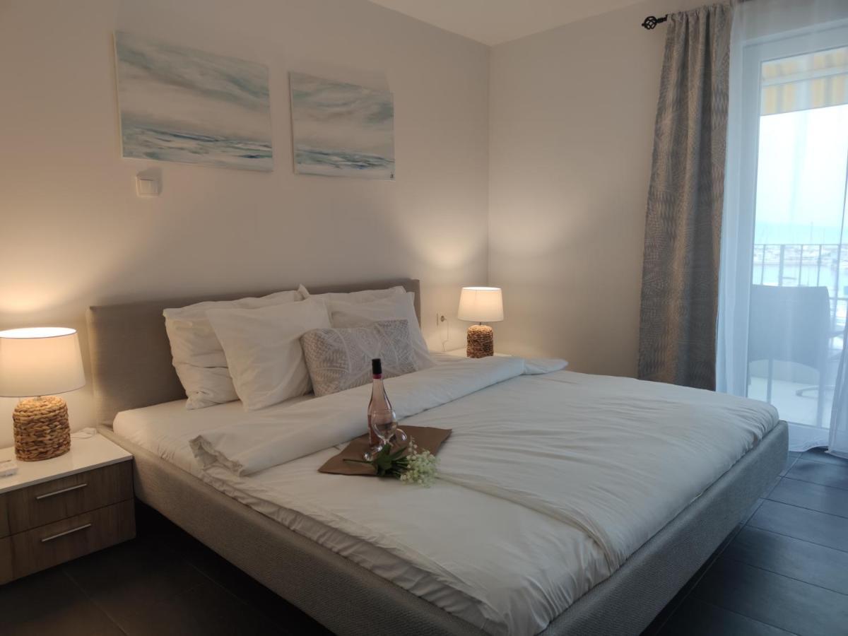 Apartments Obala Малинска Экстерьер фото