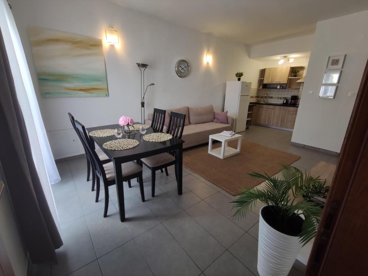Apartments Obala Малинска Экстерьер фото